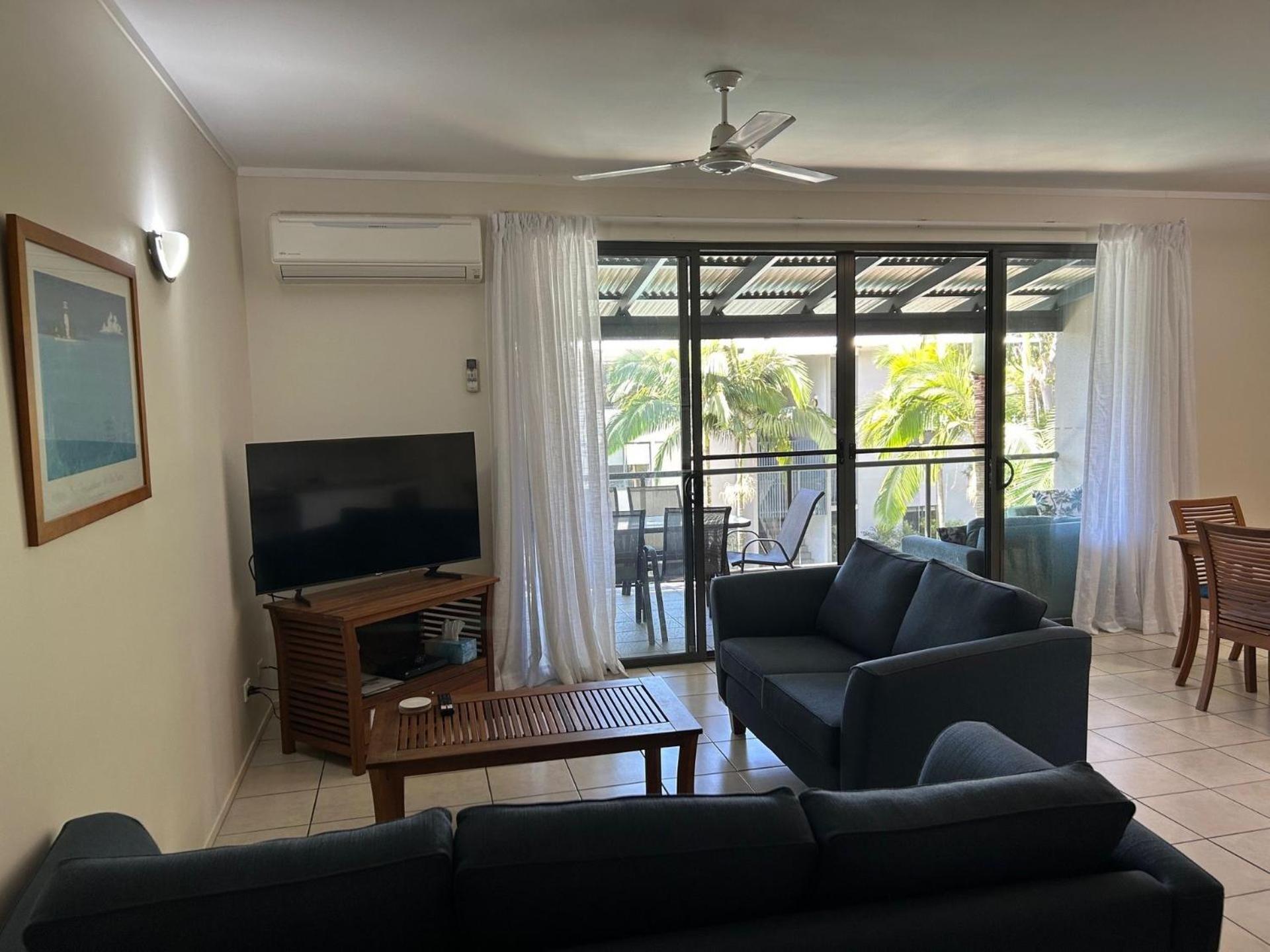 Baden 74 Rainbow Shores Рейнбоу Бийч Екстериор снимка